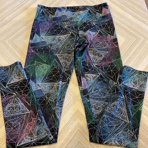 Onzie Women’s Black with Colored Design Full Length Leggings - Picture 2 of 6